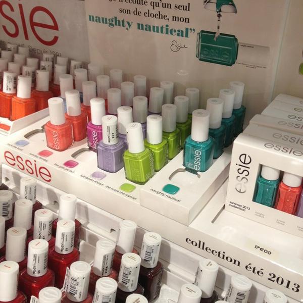 Photo taken at Monoprix by Léa - What the L b. on 6/6/2013-法国巴黎科马丹路56号 Photo taken at Monoprix by Léa - What the L b. on 6/6/2013