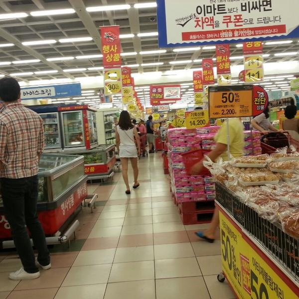 Photo taken at 홈플러스 (Home Plus) by Seungchul L. on 8/3/2013-庆尚北道庆州97 Photo taken at 홈플러스 (Home Plus) by Seungchul L. on 8/3/2013