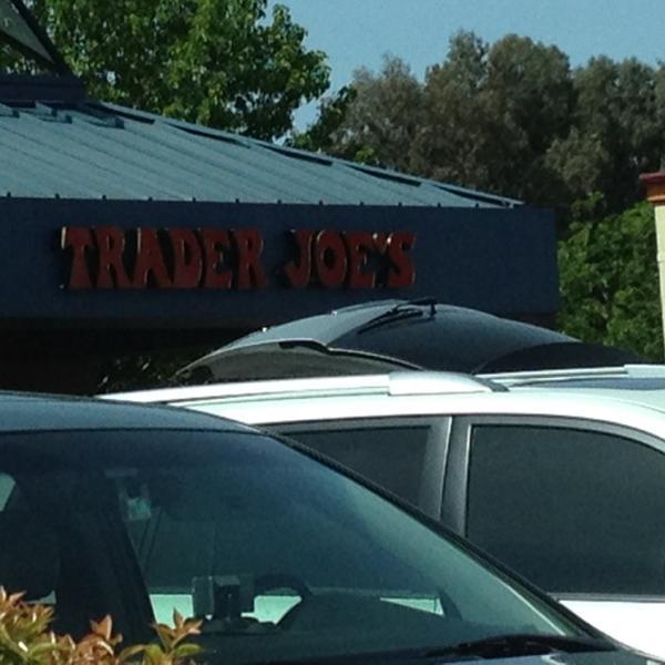 Photo taken at Trader Joe's by Tonia B. on 5/2/2012-加尼福尼亚 普莱森顿皮姆利科街道4040#150(在圣丽塔路) Photo taken at Trader Joe's by Tonia B. on 5/2/2012