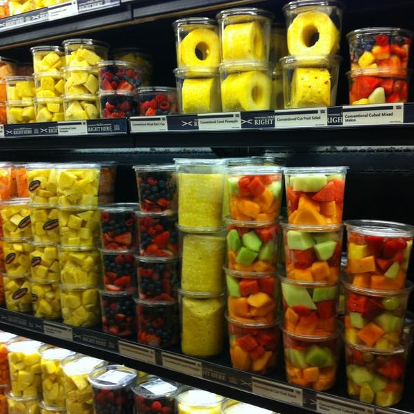 Photo taken at Whole Foods Market by Douglas D. on 1/1/2013-伊利诺芝加哥瓦休伦街30(迪尔伯恩街&北国街间) Photo taken at Whole Foods Market by Douglas D. on 1/1/2013