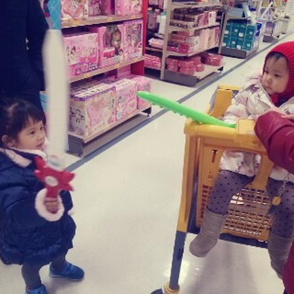 Photo taken at 이마트 (emart) by 정미 최. on 2/8/2013-全罗北道全州市完山区中央洞96-1易买得超市 Photo taken at 이마트 (emart) by 정미 최. on 2/8/2013