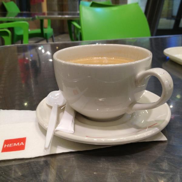 Photo taken at HEMA by Guido L. on 1/19/2013