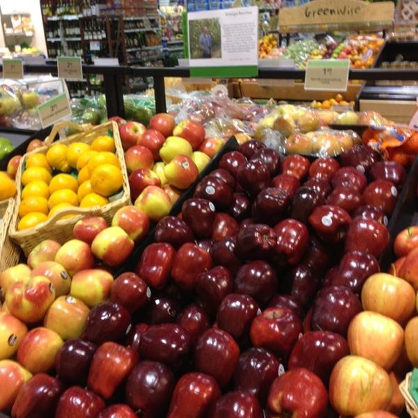 Photo taken at Publix by Chuck L. on 11/3/2012