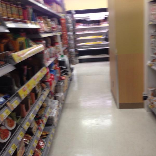 Photo taken at SEIYU 上杉店 by K T. on 9/18/2014-宫城县仙台市青叶区上杉5-1-1 西友百货 Photo taken at SEIYU 上杉店 by K T. on 9/18/2014