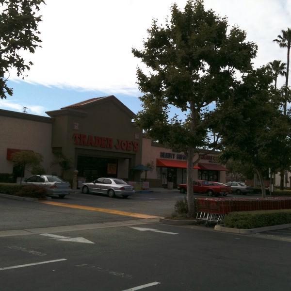 Photo taken at Trader Joe's by Robert S. on 1/4/2015-加尼福尼亚 圣迪马斯西箭高速公路856(为西地表大道) Photo taken at Trader Joe's by Robert S. on 1/4/2015