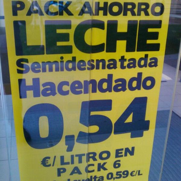 Photo taken at Mercadona by Lino on 10/20/2012