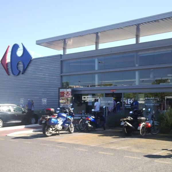 Photo taken at Carrefour by Foad A. on 7/4/2013