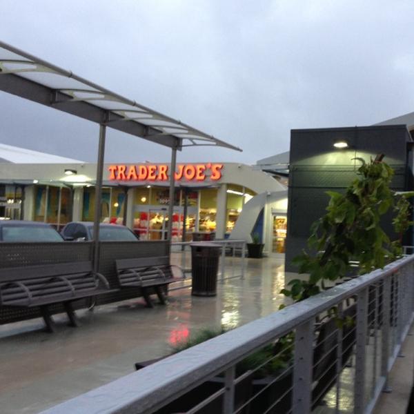 Photo taken at Trader Joe's by Pete S. on 11/30/2012-加尼福尼亚旧金山海德街1095(在加州街) Photo taken at Trader Joe's by Pete S. on 11/30/2012