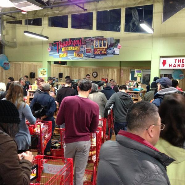Photo taken at Trader Joe's by Supat T. on 1/7/2013-加尼福尼亚旧金山海德街1095(在加州街) Photo taken at Trader Joe's by Supat T. on 1/7/2013