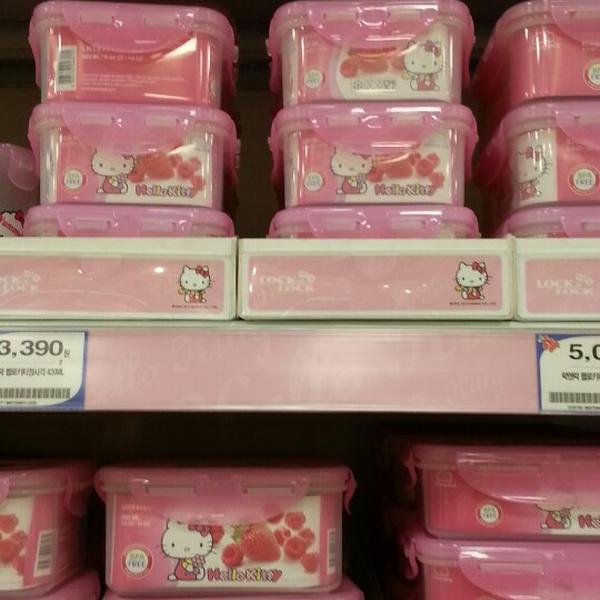 Photo taken at 홈플러스 (Home Plus) by min ★. on 12/29/2013-京畿道高阳市义山区1036 Photo taken at 홈플러스 (Home Plus) by min ★. on 12/29/2013