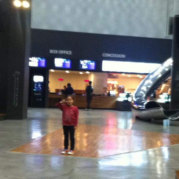 Photo taken at 홈플러스 (Home Plus) by 전범(John) 조. on 10/12/2013-京畿道高阳市义山区1036 Photo taken at 홈플러스 (Home Plus) by 전범(John) 조. on 10/12/2013