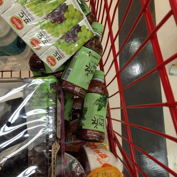 Photo taken at 홈플러스 (Home Plus) by Stanure C. on 10/12/2013-京畿道高阳市义山区1036 Photo taken at 홈플러스 (Home Plus) by Stanure C. on 10/12/2013