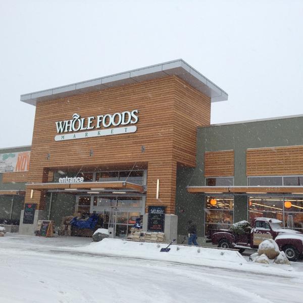 Photo taken at Whole Foods Market by Ryan A. on 12/19/2012-科罗拉多80123 利特尔顿 沃兹沃思大道南(沃兹沃斯和丽景)5155号 Photo taken at Whole Foods Market by Ryan A. on 12/19/2012
