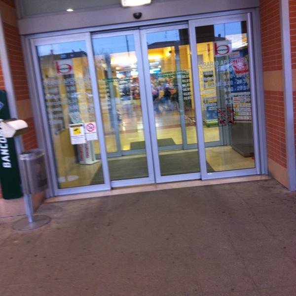 Photo taken at Bennet by Ivan G. on 2/16/2011-意大利艾米利亚-罗马涅福林波波利十月大街 Photo taken at Bennet by Ivan G. on 2/16/2011