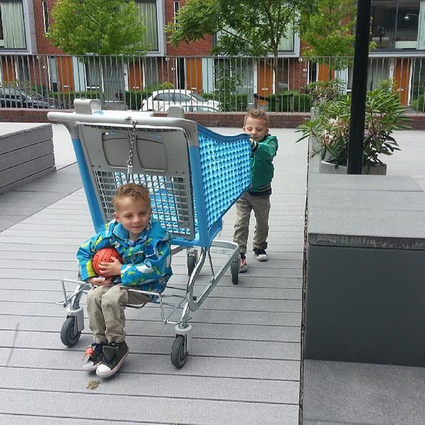 Photo taken at Albert Heijn by Debora d. on 6/10/2013-荷兰南荷兰省鹿特丹派泼尔路151号 Photo taken at Albert Heijn by Debora d. on 6/10/2013