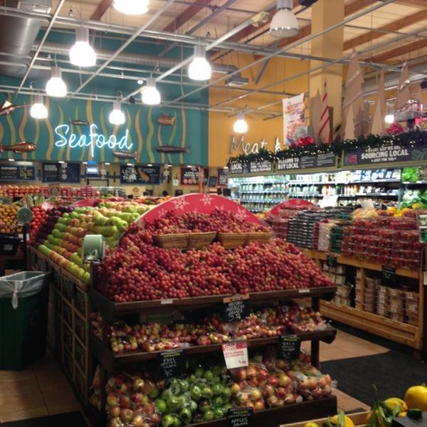 Photo taken at Whole Foods Market by Anna M. on 11/15/2012-加尼福尼亚 圣莫尼卡威尔夏大道2201(第22街和23街之间) Photo taken at Whole Foods Market by Anna M. on 11/15/2012