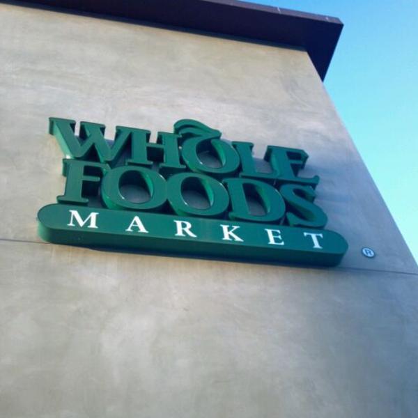 Photo taken at Whole Foods Market by P.S. S. on 5/31/2012-加尼福尼亚 圣莫尼卡威尔夏大道2201(第22街和23街之间) Photo taken at Whole Foods Market by P.S. S. on 5/31/2012