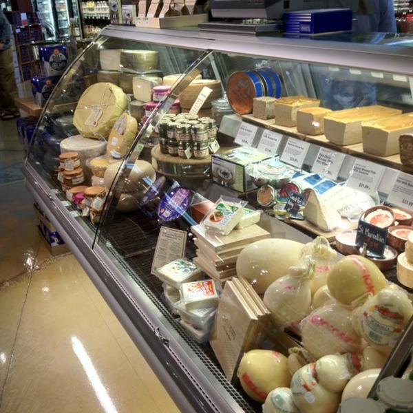 Photo taken at Whole Foods Market by Greg Fellin on 7/14/2012-华盛顿州贝尔维尤第116号大街888号 Photo taken at Whole Foods Market by Greg Fellin on 7/14/2012