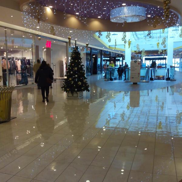 Photo taken at Auchan by Mauro S. on 11/20/2014-意大利威尼斯唐托萨托街22 Photo taken at Auchan by Mauro S. on 11/20/2014