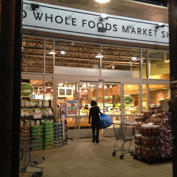 Photo taken at Whole Foods Market by Markie~Mark® on 2/3/2013-美国弗吉尼亚州格伦 - 阿伦西广场街11173 Photo taken at Whole Foods Market by Markie~Mark® on 2/3/2013