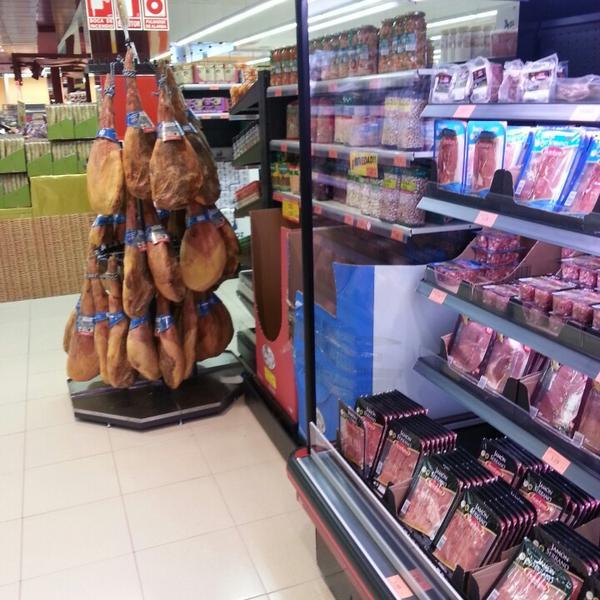 Photo taken at Mercadona by Killo on 1/13/2014