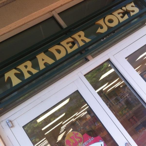 Photo taken at Trader Joe's by kristina k. on 6/9/2012-美国弗吉尼亚州亚历山德里亚圣亚萨北街612 Photo taken at Trader Joe's by kristina k. on 6/9/2012