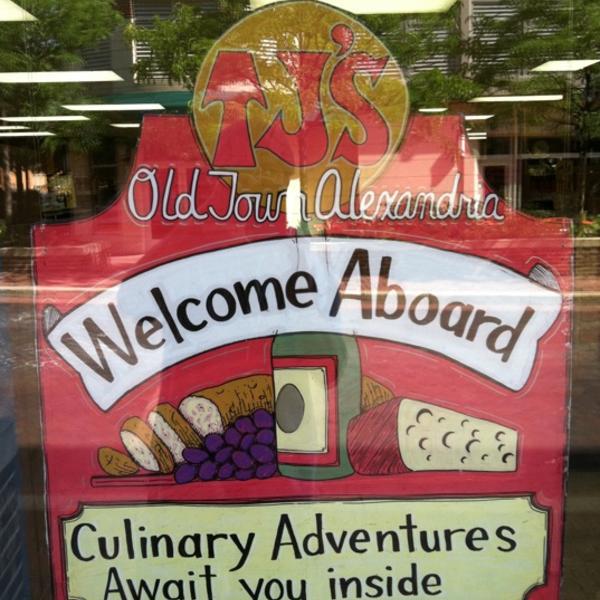 Photo taken at Trader Joe's by Jeffrey P. on 6/16/2012-美国弗吉尼亚州亚历山德里亚圣亚萨北街612 Photo taken at Trader Joe's by Jeffrey P. on 6/16/2012