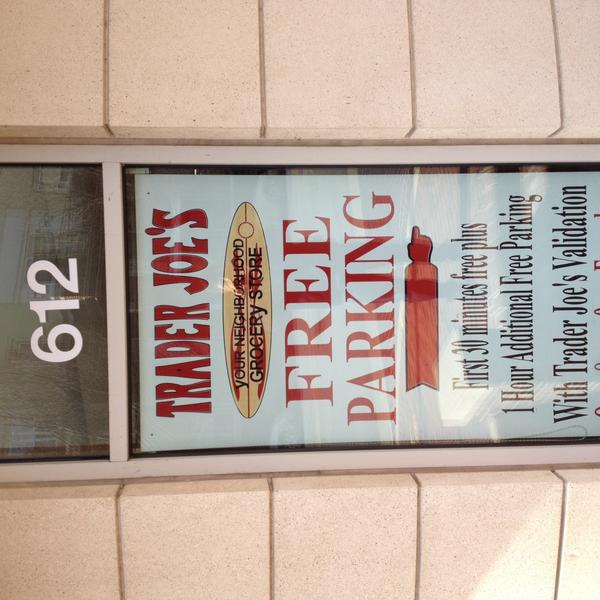 Photo taken at Trader Joe's by Joe G. on 2/14/2012-美国弗吉尼亚州亚历山德里亚圣亚萨北街612 Photo taken at Trader Joe's by Joe G. on 2/14/2012