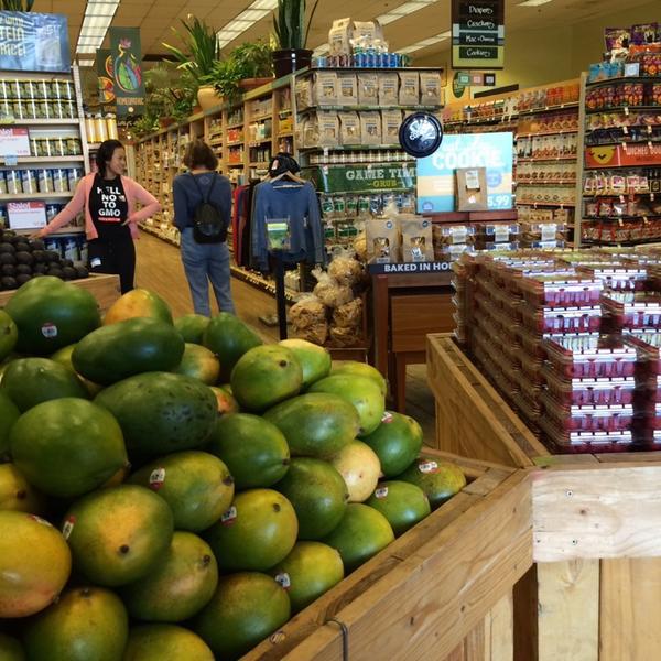 Photo taken at Whole Foods Market by Sheila V. on 10/11/2013-加尼福尼亚雷东多海滩太平洋海岸高速公路405(山茶花和绿柱石街之间) Photo taken at Whole Foods Market by Sheila V. on 10/11/2013