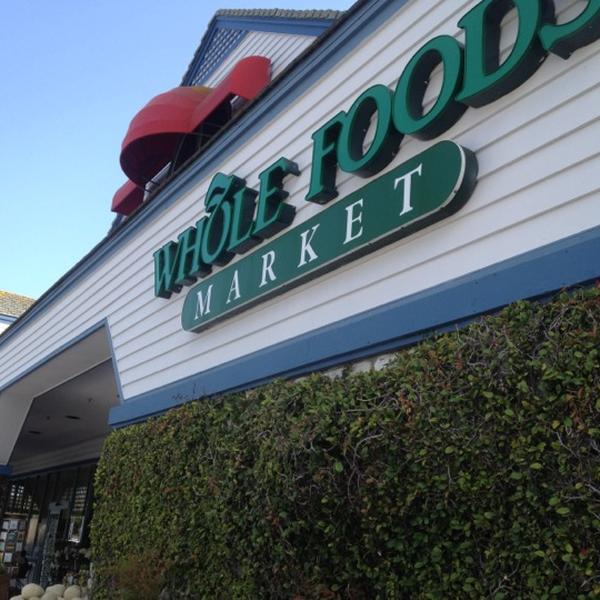 Whole Foods Market全食超市洛杉矶店 加尼福尼亚雷东多海滩太平洋海岸高速公路405(山茶花和绿柱石街之间)