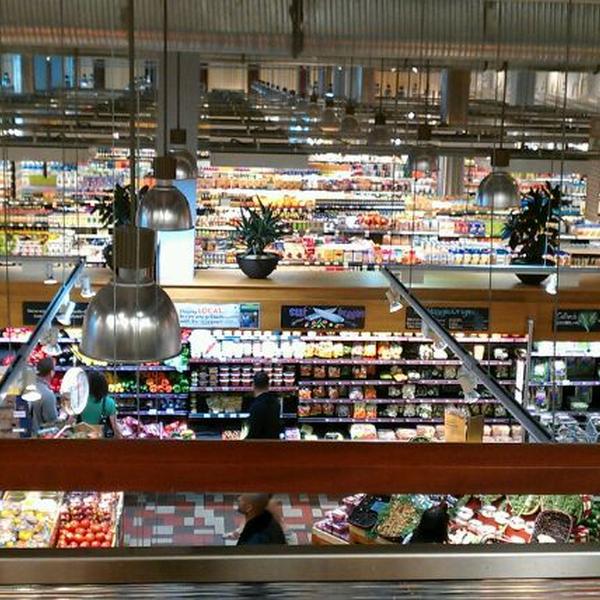 Photo taken at Whole Foods Market by Tiffany C. on 3/18/2012-华盛顿特区西北街道1440(第十四和第十五街之间) Photo taken at Whole Foods Market by Tiffany C. on 3/18/2012