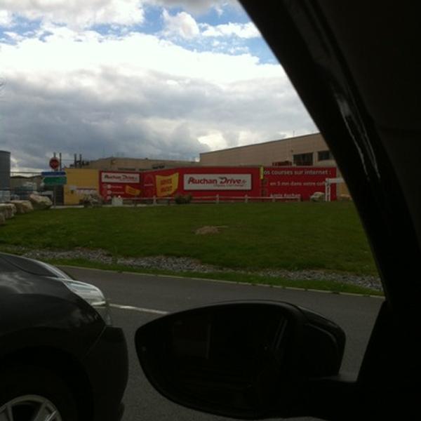 Photo taken at Auchan Drive by #4® on 8/7/2012