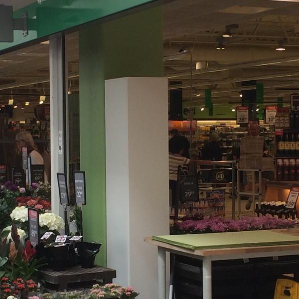 Photo taken at Super best by Claus Arnt R. on 5/23/2014