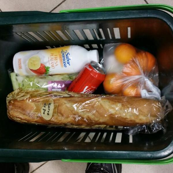 Photo taken at Mercadona by 영희 박. on 12/24/2013