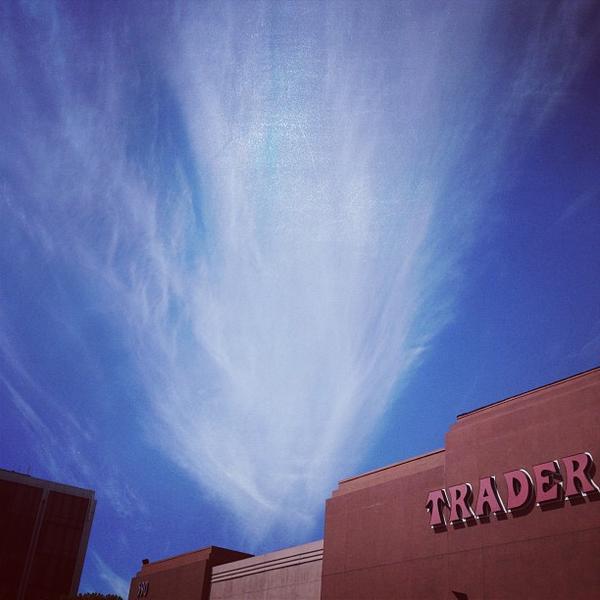 Photo taken at Trader Joe's by everpeace S. on 9/16/2012-加尼福尼亚山景城阵雨街道590(在莱瑟姆街) Photo taken at Trader Joe's by everpeace S. on 9/16/2012
