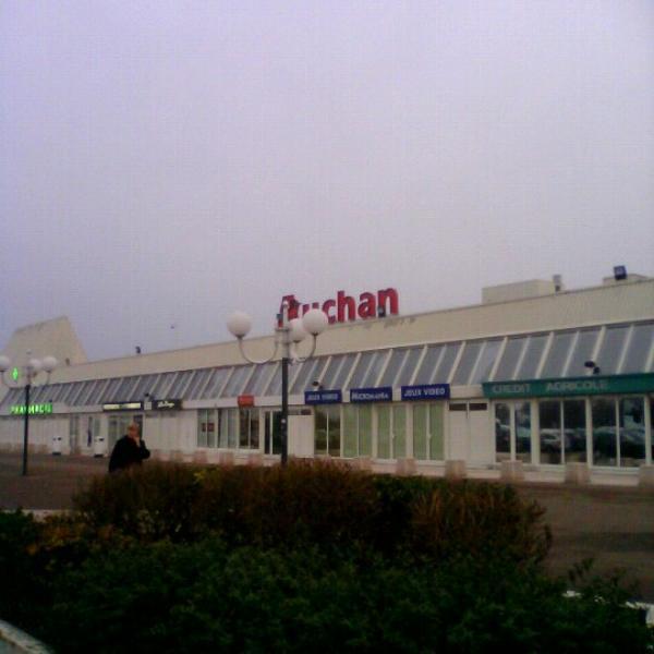 Auchan 法国罗纳阿尔卑斯里昂扎克杜尚杜邦
