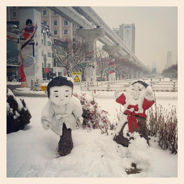 Photo taken at 홈플러스 (Home Plus) by Keir T. on 12/28/2012-大邱广域市寿城95 Photo taken at 홈플러스 (Home Plus) by Keir T. on 12/28/2012