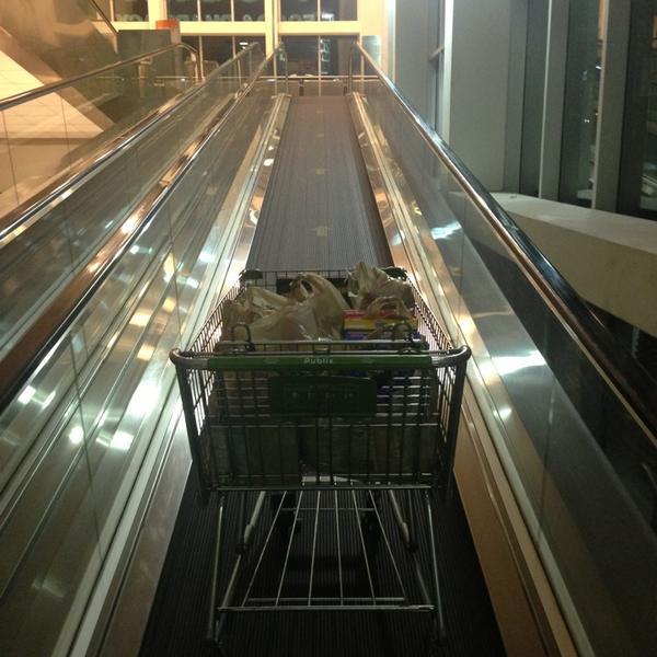 Photo taken at Publix by www.Antonios.info on 10/1/2014-美国佛罗里达州劳德代尔堡安德鲁斯大道南601 Photo taken at Publix by www.Antonios.info on 10/1/2014