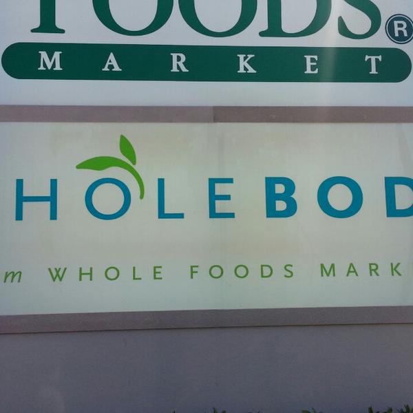 Photo taken at Whole Foods Market by Eloy F. on 4/25/2013-佛罗里达州劳德代尔堡联邦高速路2000号(在第19大街和21大街之间) Photo taken at Whole Foods Market by Eloy F. on 4/25/2013