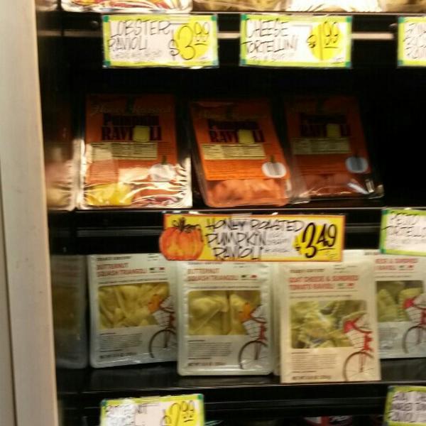Photo taken at Trader Joe's by Dianne -伊利诺州拉格兰奇市奥格登大道拉格兰奇路北25号 Photo taken at Trader Joe's by Dianne
