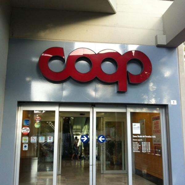 Photo taken at Coop Strada del Paradiso, Siena by Mimma L. on 7/28/2012