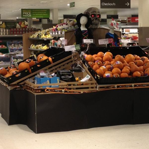 Photo taken at Waitrose by Majed B. on 10/29/2012-英国利兹米恩伍德卡尔顿大道 Photo taken at Waitrose by Majed B. on 10/29/2012