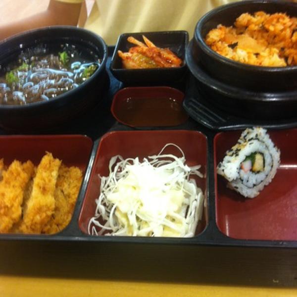 Photo taken at 홈플러스 (Home Plus) by Robin P. on 7/30/2012