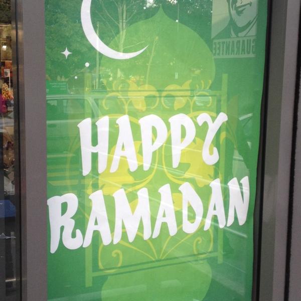 Photo taken at Woolworths by Johnny C. on 7/17/2014-澳大利亚新南威尔士州悉尼安克利夫圣78-96 Photo taken at Woolworths by Johnny C. on 7/17/2014