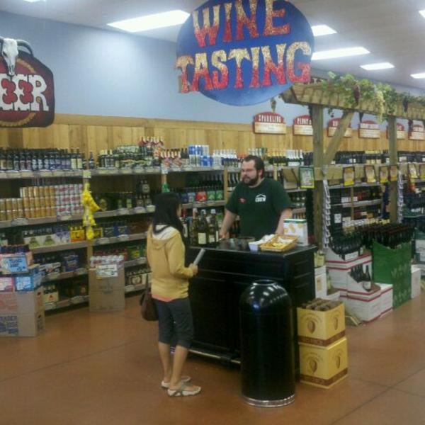 Photo taken at Trader Joe's by George H. on 5/6/2012-弗吉尼亚州纽波特纽斯杰弗逊大道12551 Photo taken at Trader Joe's by George H. on 5/6/2012