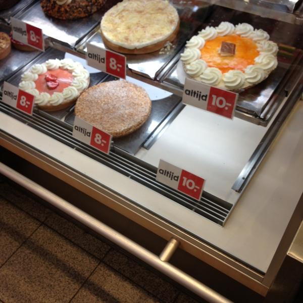 Photo taken at HEMA by Milan K. on 4/19/2013