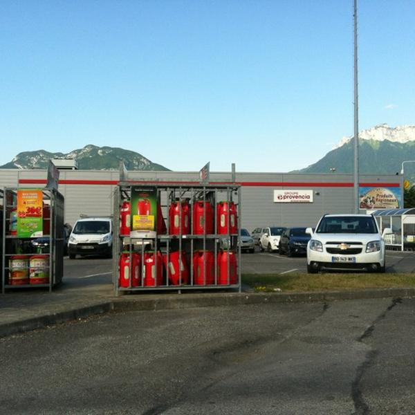 Photo taken at Carrefour by Benoit M. on 7/25/2012