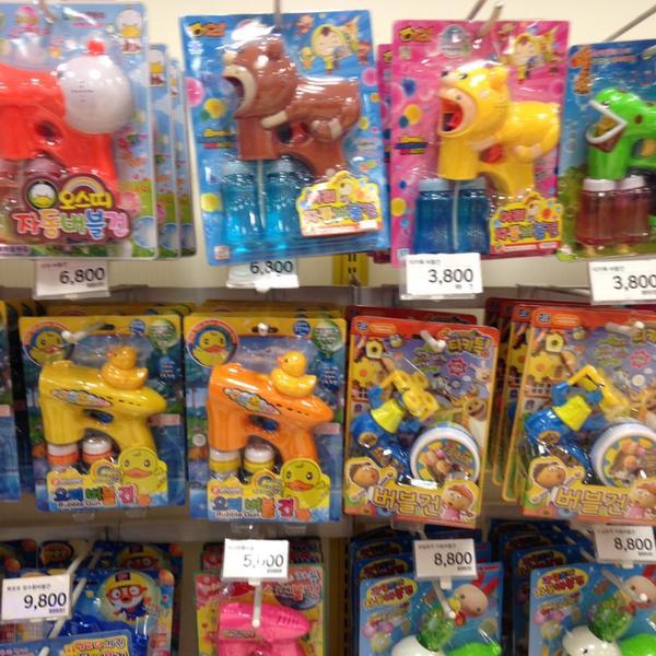 Photo taken at 이마트 (E-Mart) by SH on 7/6/2014