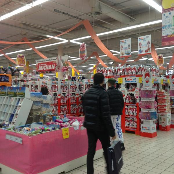 Photo taken at Auchan by Maria Erlange H. on 3/29/2013-意大利拉齐奥菲乌米奇诺波图恩斯大街2000 Photo taken at Auchan by Maria Erlange H. on 3/29/2013
