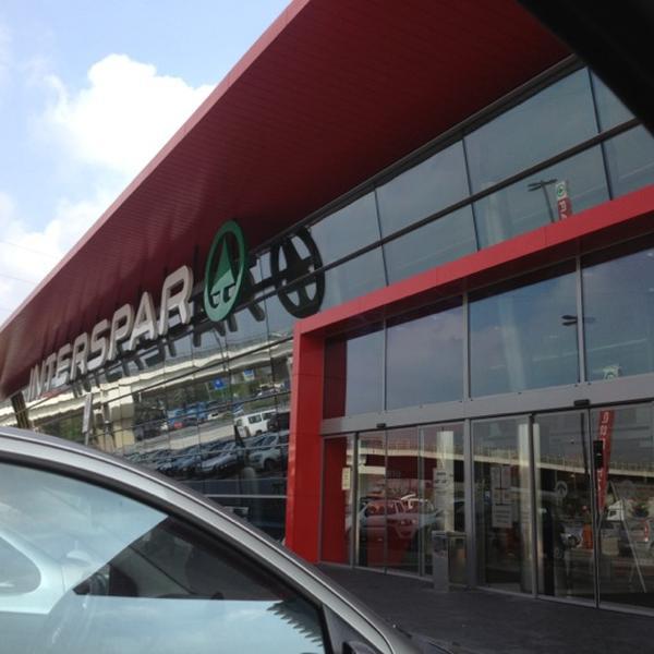 Photo taken at Interspar by Tonet M. on 10/5/2012-意大利威尼托帕多瓦庞悌维戈达则热路2 Photo taken at Interspar by Tonet M. on 10/5/2012